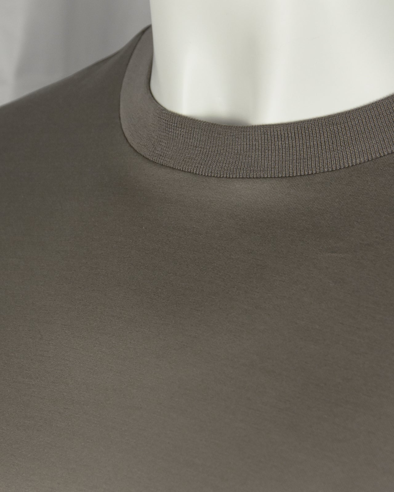 Zattura High Collar Mercerised Short Sleeve T-Shirt (Taupe Brown)